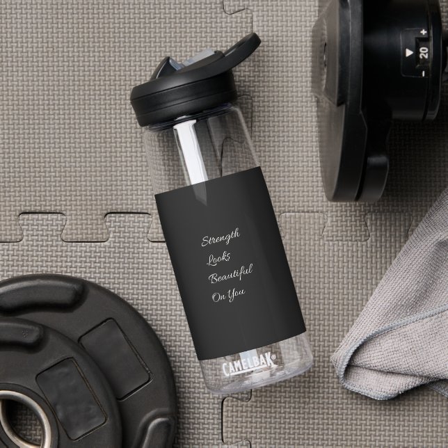 Botella de agua Strength Looks Beautiful On You  (Gimnasio (girado))