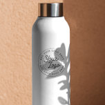 Botella De Agua Su Personalizado de logotipos de empresas en blanc<br><div class="desc">¡Crea tu propia botella de agua corporativa! Una plantilla sencilla y moderna en cualquier color, completamente personalizable, con el logotipo, la foto o la imagen de su empresa. También puedes añadir tu nombre, tu nombre de empresa, dirección promocional de instagram o cualquier texto personalizado. Puede elegir cualquier tipo de letra...</div>