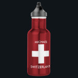 Botella De Agua Suiza Bandera roja viajes personales<br><div class="desc">Suiza viaja botella de agua roja con bandera suiza. Personal,  nombre,  botella de agua. Puede cambiar fácilmente el nombre.</div>