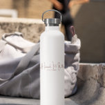 Botella De Agua Terracota Moderno Minimalista Elegante Logo Comerc<br><div class="desc">Manténgase hidratado con estilo con este logotipo de negocios de personalizable botella de agua. Con un refinado guión de terracota combinado con una moderna tipografía minimalista, este diseño es perfecto para profesionales, planificadores de eventos o propietarios de pequeñas empresas que quieran llevar su marca con sofisticación. Durable, elegante y práctico,...</div>