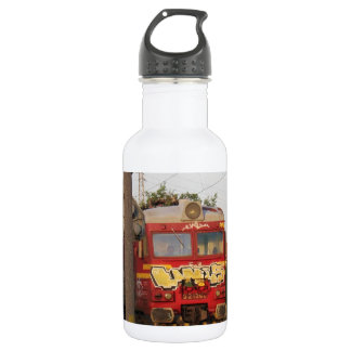 Botella De Agua Tren cubierto de grafitis