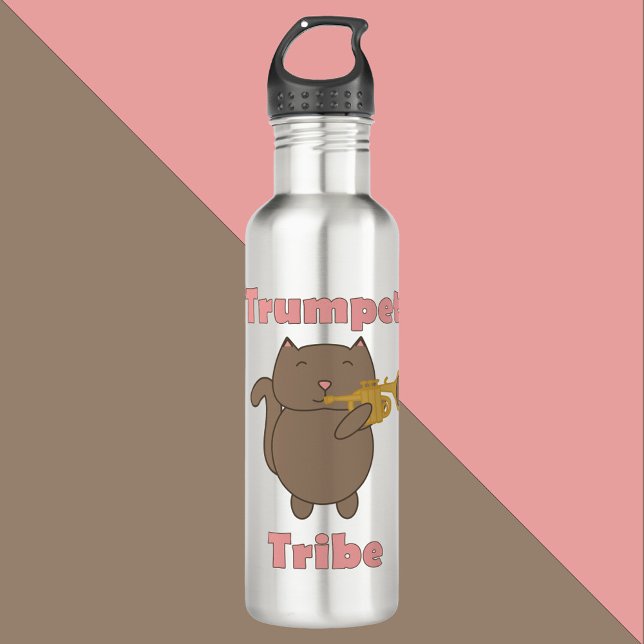 Botella De Agua Trumpet Tribe Cute Cartoon Cat Musical Animal (A water bottle with a cute brown cat playing the trumpet with the words trumpet tribe in pink.)