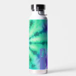 Botella De Agua Turquesa de marea del patrón del tinte de los neum<br><div class="desc">Un diseño audaz y colorido con tonos coloridos de verdes pastel y un agua violeta con un divertido bloque de color para añadir tu nombre o cualquier texto. El patrón de tintes de corbata loco tiene una variedad de colores. Puede agregar un nombre, un monograma u otro texto personalizado. Si...</div>