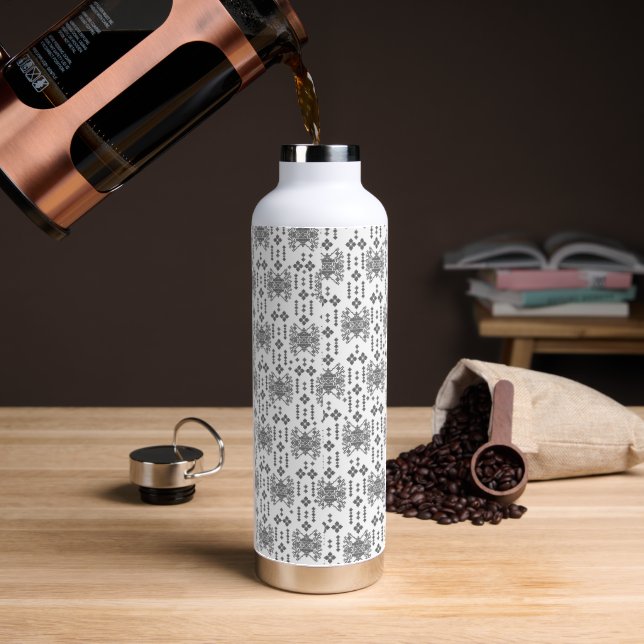 Botella De Agua un patrón blanco y negro con fondo blanco (Café)