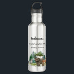 Botella De Agua Vacaciones familiares de los animales de la selva<br><div class="desc">Un bosque,  un paisaje boscoso con un oso lobo y un ciervo. Personalice y agregue un nombre,  evento y lugar.</div>