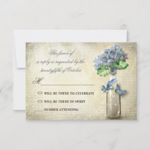 botella de vino vintage y flores para boda rsvp