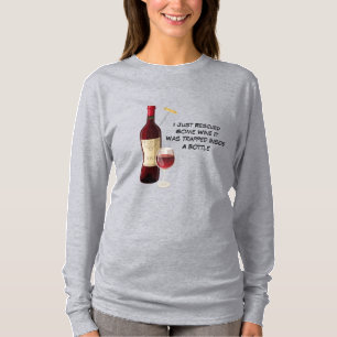 Botella de vino y camiseta de ilustracion de vidri