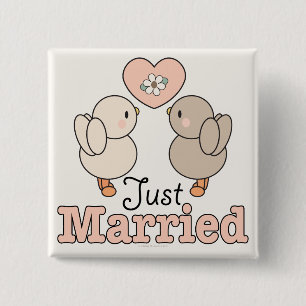 Botón casado de los pájaros del amor apenas