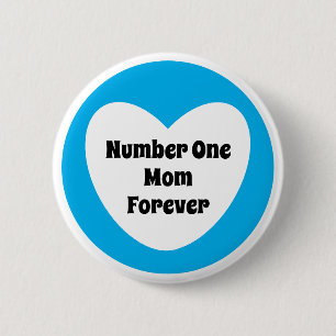 Botón de corazón blanco cielo azul de mamá número 