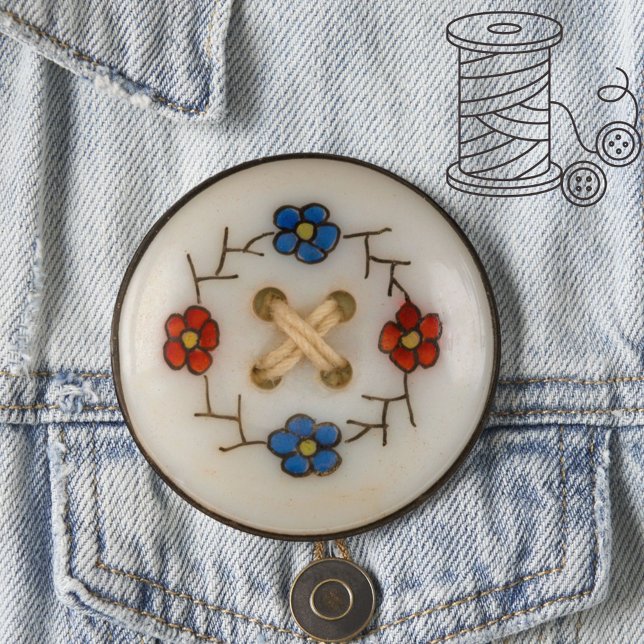 botón de coser (A cute, fun button, featuring a colorful vintage sewing button!)