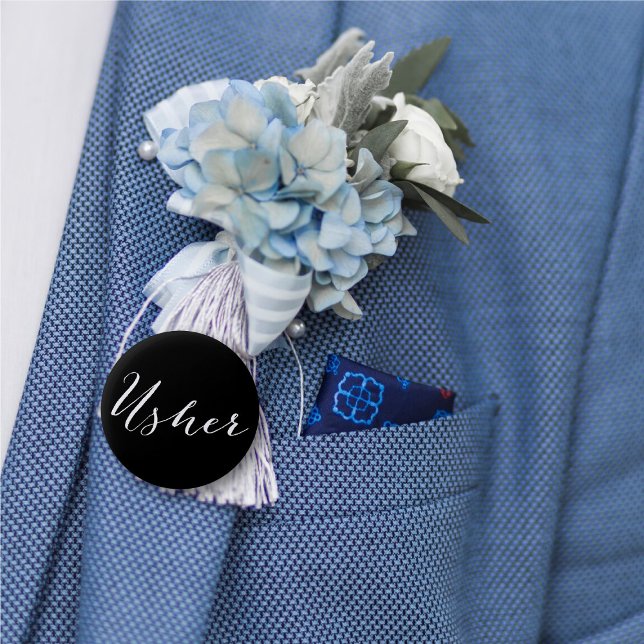 botón de fiesta de novias del Boda de caligrafía d (USHER Calligraphy Classic Script Chic Wedding Bridal Party Pinback Button @ fatfatin_blue_knot)