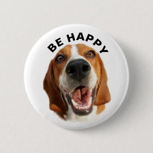 Botón de insignia de Beagle feliz