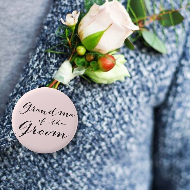 Botón de la fiesta de novias de la abuela del Boda (GRANDMA OF THE GROOM Classic Script Wedding Bridal Party Pinback Button @ fatfatin_blue_knot)