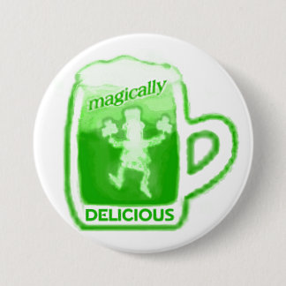 Botón de la taza de cerveza del verde del día de