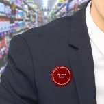 Botón de redondeo rojo de marca comercial<br><div class="desc">Botón de forma redondeada que puede personalizar poner su nombre comercial y logotipo. Puede usar este botón como accesorio uniforme de su personal. También puede utilizarlo como accesorio de embalaje. También puede incluirlo en sus materiales de marketing para promocionar su negocio o promocionar su marca a sus clientes. Botón que...</div>