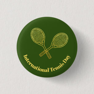 Botón del Día Internacional del Tenis con raquetas