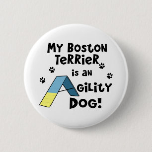Botón del perro de la agilidad de Boston Terrier