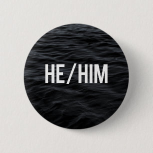 Botón del pronombre de He/Him (ondas de la