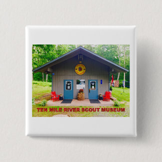 Botón frontal del museo Scout de diez millas río