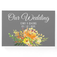 Bouquet amarillo bonito en el libro de visitas del