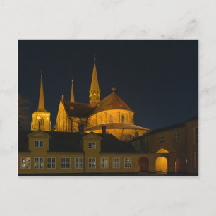 Bóveda de Roskilde por la postal de la noche