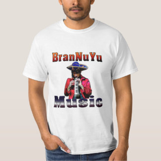 BranNuYu jugando camiseta de melodica