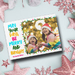 Brillantes Navidades coloridos iluminan tarjeta ma<br><div class="desc">Bonitas y alegres tarjetas magnéticas de vacaciones familiares con una colorida cadena de luces de Navidades envueltas alrededor de la fotografía de tus hijos. Que tus días sean amargos y brillantes escritos en negrita, de azul claro a tu apellido de rosa caliente. Un arcoiris de colores sobre imanes bonitos para...</div>