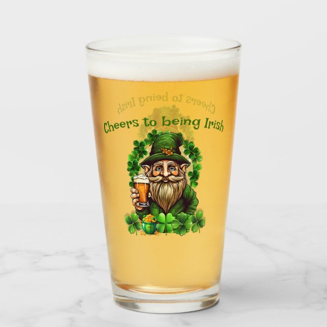 Brindis por ser irlandés bebiendo (Anverso (lleno))