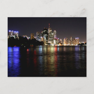 Brisbane en la tarjeta postal nocturna