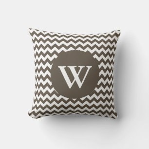 Brown elegante y almohada blanca del decorador del