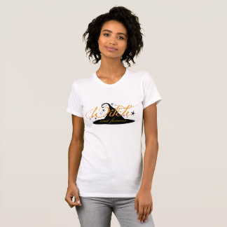 Bruja y camiseta famosa de las señoras Halloween