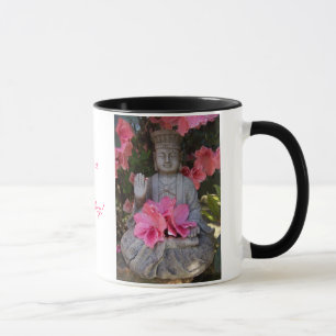 Buddah debajo de la taza de las azaleas