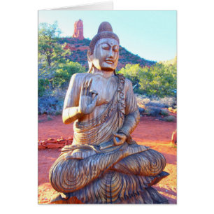 buddha de madera tallada meditando