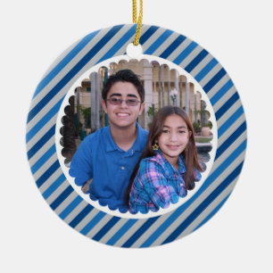 Buenas fiestas raya el ornamento de la foto