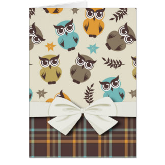 búho adorable y colorido