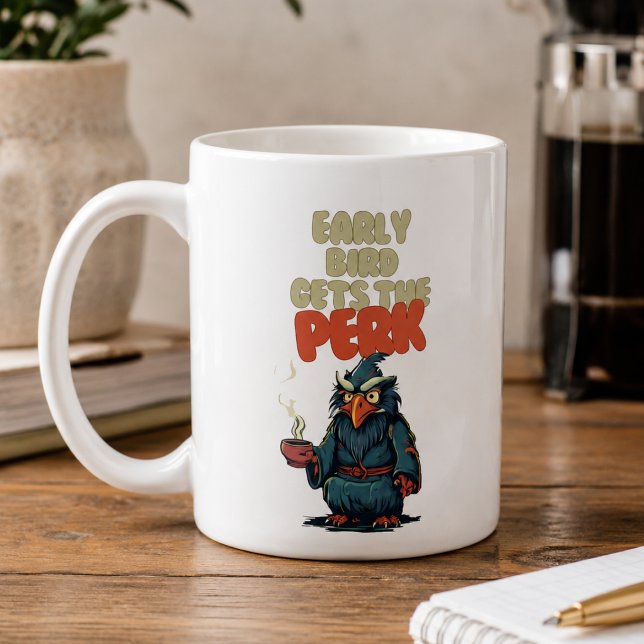 Búho Divertido Sosteniendo Taza de Café (Subido por el creador)