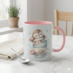 Búho Durmiendo en Tazas de Té Florales Apiladas