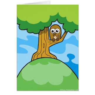 Búho en una tarjeta del greetin del árbol