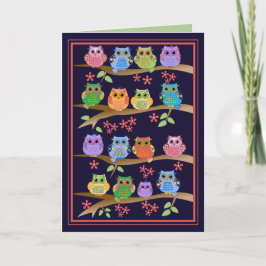 Búhos en tarjeta de cumpleaños linda del texto de