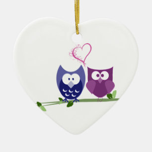 Búhos y ornamento lindos del corazón
