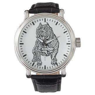 Bully Dog estadounidense menea reloj de pulsera
