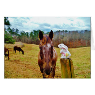 Bunny de Pascua y caballo marrón