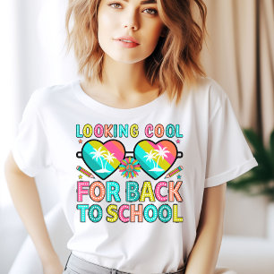 Buscando Guay Para Volver A La Camiseta Escolar