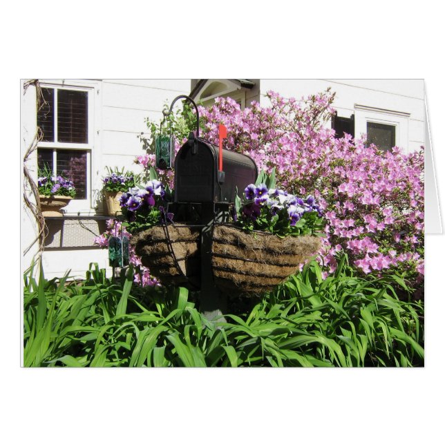 Buzón de correo entre las flores: tarjeta (Anverso (Horizontal))