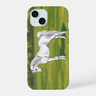 Caballo árabe egipcio blanco en pastura de verano