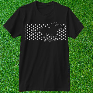 Caballo de carreras ganador en camiseta con puntos