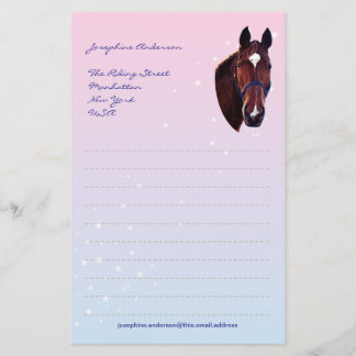 Caballo de la castaña con el papel de escribir