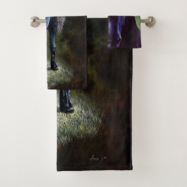 Caballo de semental frisón en el centro de atenció (In situ)