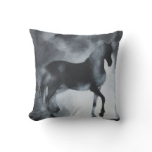Caballo "fantasma" en niebla. Almohada