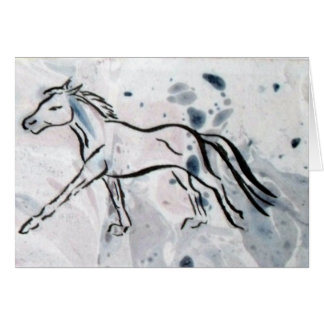 Caballo tambaleante con fondo de mármol